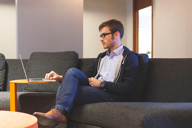 Métiers sans diplôme : quelles opportunités en 2025 et comment débuter ?